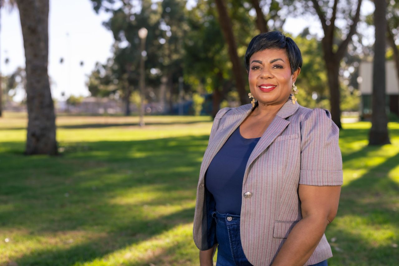 Portrait of Dr. Ayanna E. Davis